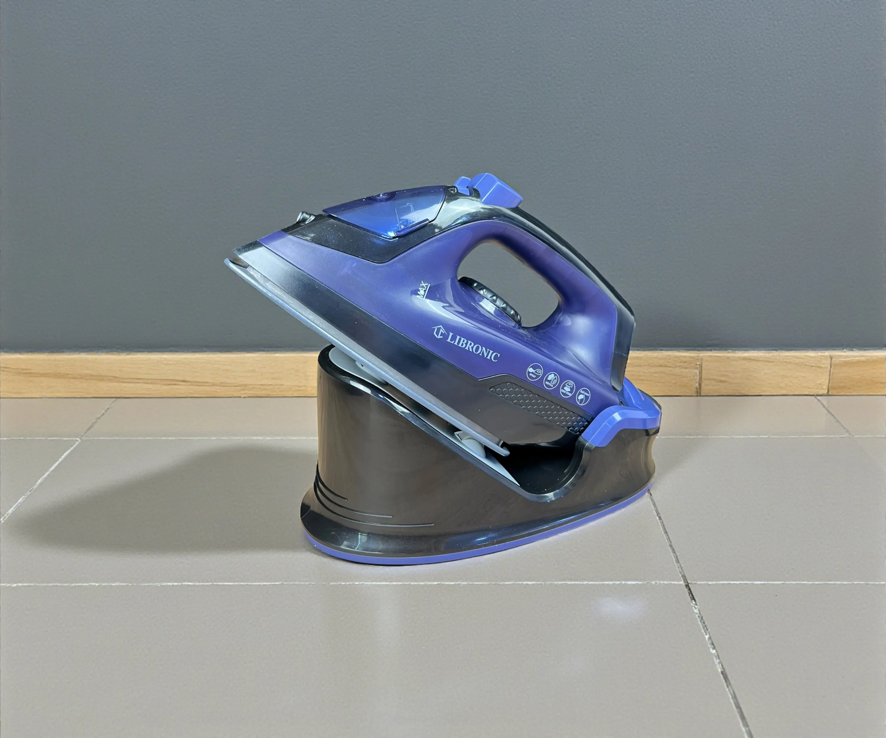 مكواة بخارية لاسلكية ماركة ليبرونيك